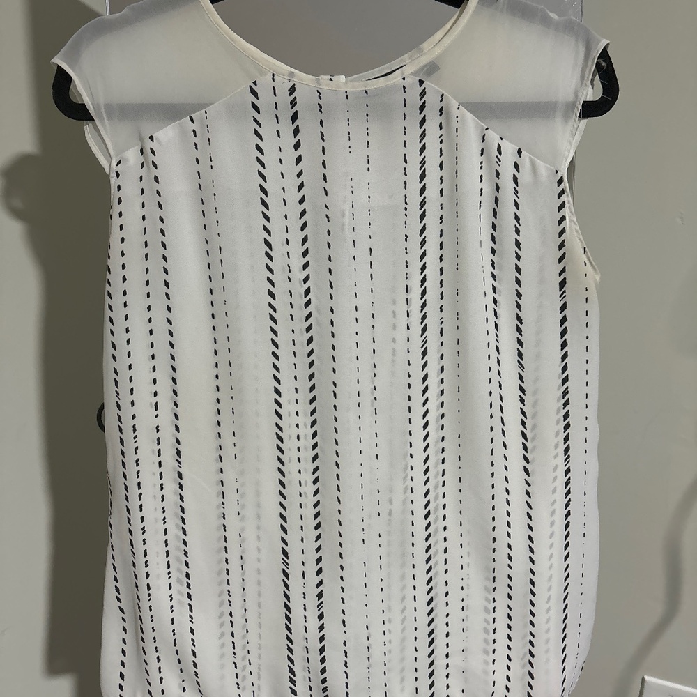 Apt 9 Top